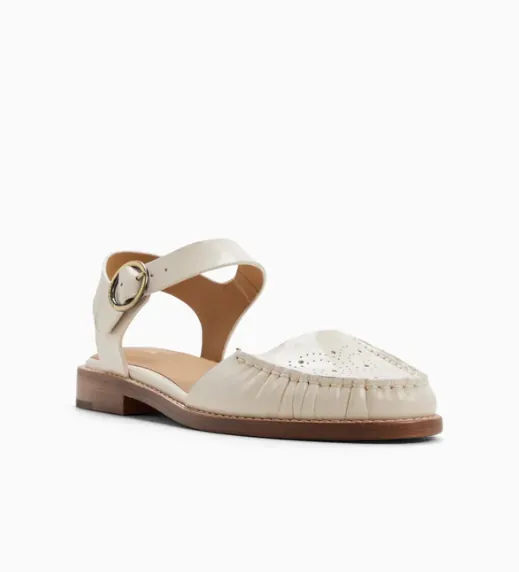 Colette Closed Toe Sandal